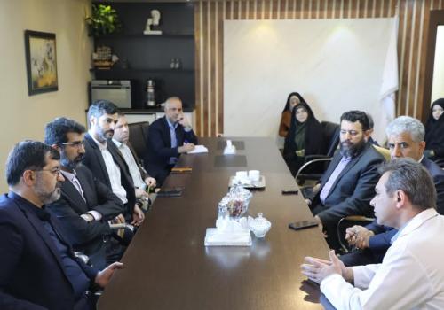  بازدید از واحد تولیدی آرنیکا سلامت در راستای طرح صنعت‌یار و رفع موانع تولید واحدهای تولیدی