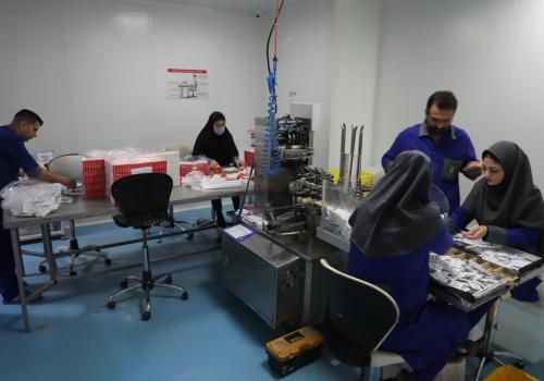  بازدید از واحد تولیدی آرنیکا سلامت در راستای طرح صنعت‌یار و رفع موانع تولید واحدهای تولیدی