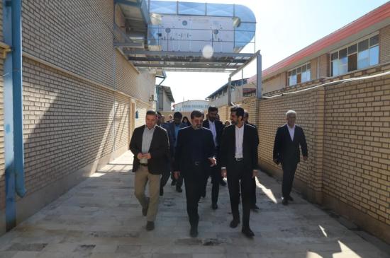 بازدید از واحد تولیدی تارا فارمد در راستای طرح صنعت‌یار و رفع موانع تولید واحدهای تولیدی