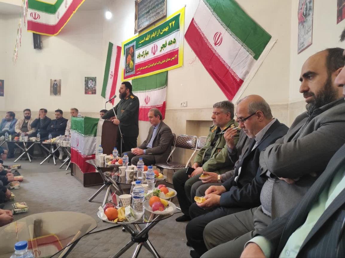 برگزاری مراسم جشن پیروزی انقلاب  و تقدیر از بازنشستگان معدن منگنز ونارچ قم با سخنرانی مسئول سازمان بسیج مهندسین صنعت و معدن استان قم 